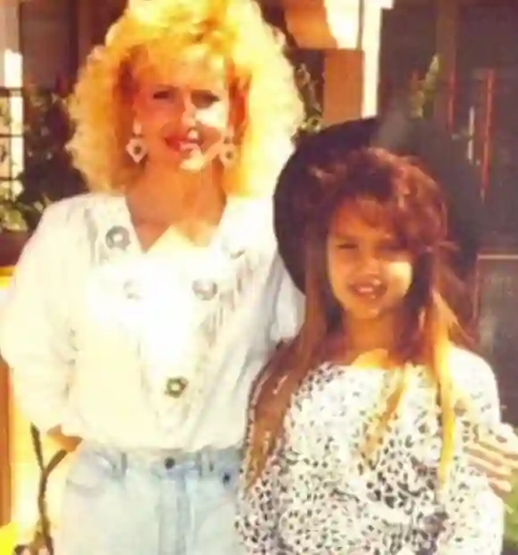 Jessica Alba con mamá Cathy