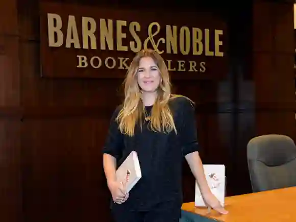 Drew Barrymore firma ejemplares de su nuevo libro
