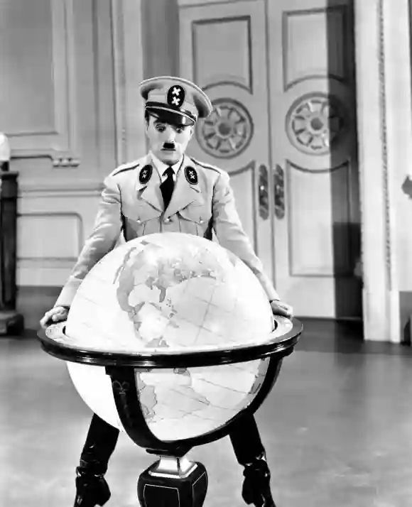 Charlie Chaplin 'The Great Dictator' (1940)