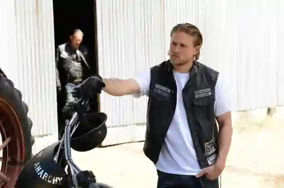 Charlie Hunnam dans Sons of Anarchy