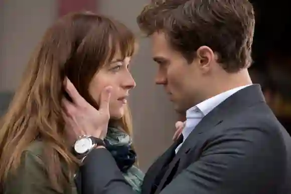 Dakota Johnson y Jamie Dornan en Sombras de Grey