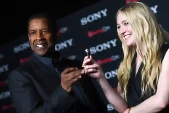 Denzel Washington and Dakota Fanning