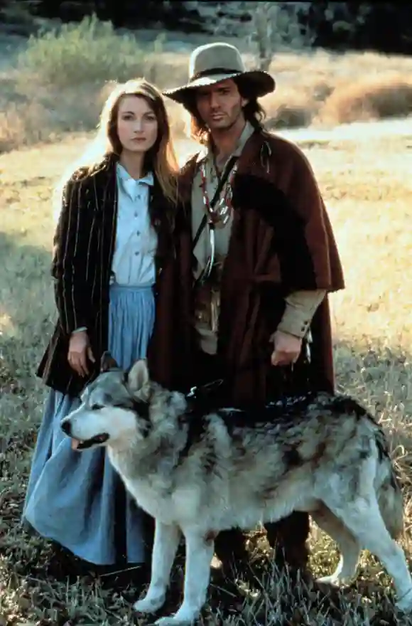 Jane Seymour y Joe Lando en una imagen promocional de la serie 'Dr. Quinn'