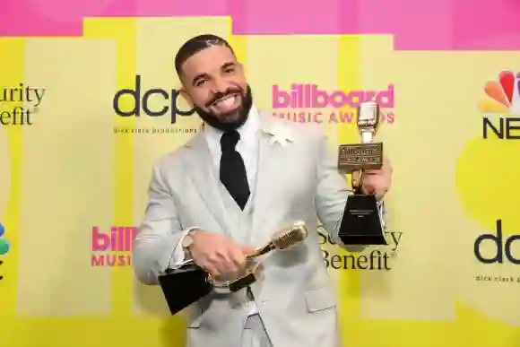 Drake Withdraws Grammy Nominations