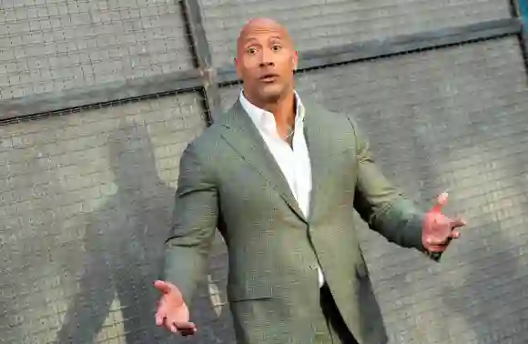 Dwayne Johnson ya no usará armas reales en el set