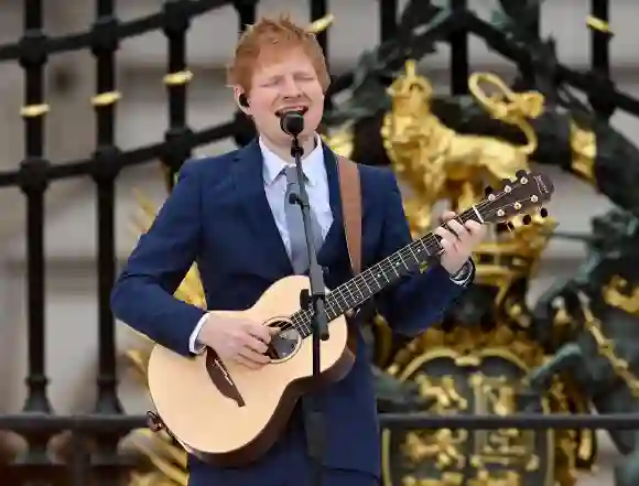 . 05/06/2022. London, United Kingdom. Ed Sheeran takes part in The Platinum Pageant on the final day of the Platinum Jub