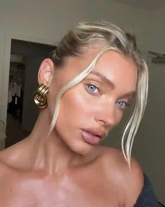 Elsa Hosk shows her freckles