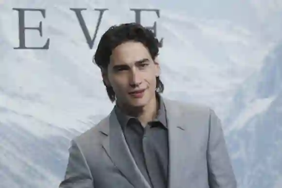 Enzo Vogrincic: Fun Facts About The ‘Society of the Snow’ Star