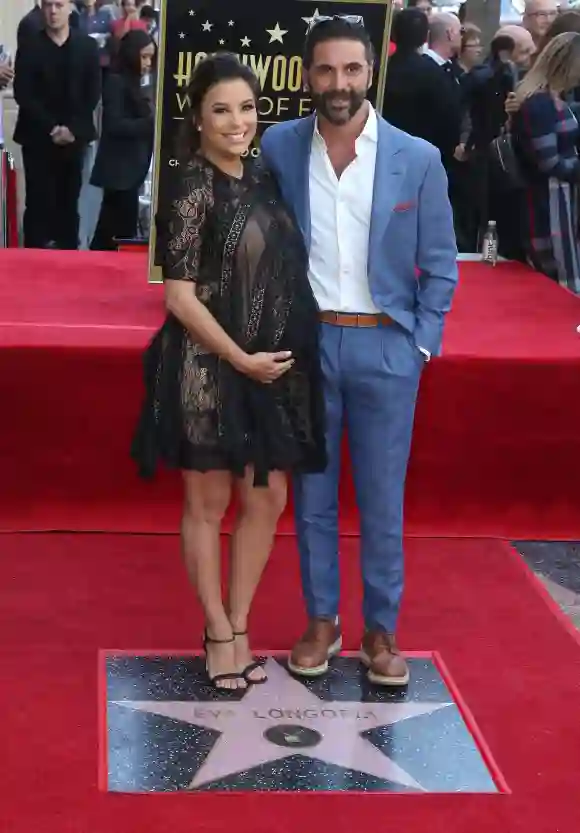 Eva Longoria et José Bastón à son étoile sur le Hollywood Walk Of Fame le 16 avril 2018 à Hollywood, CA.