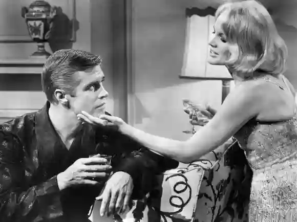 George Peppard and Caroll Baker in 'The Carpetbaggers'