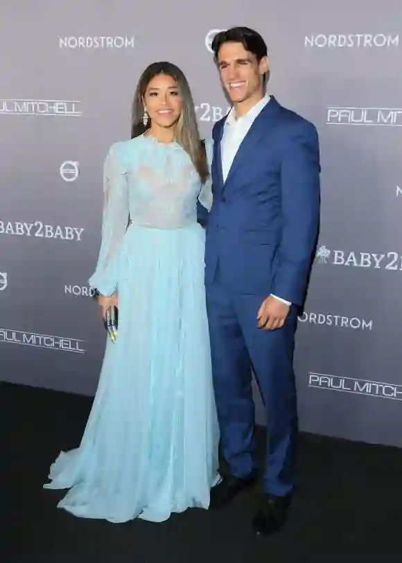 Gina Rodriguez y Joe LoCicero en la Gala de Paul Mitchel de 2019