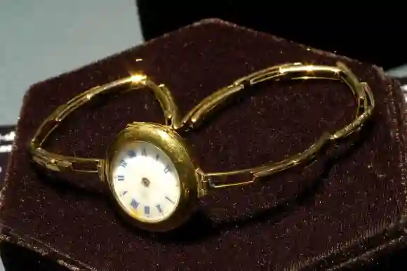 reloj de pulsera de oro, artefacto Titanic