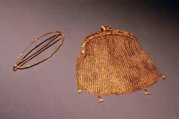 golden sachet, Titanic artifact