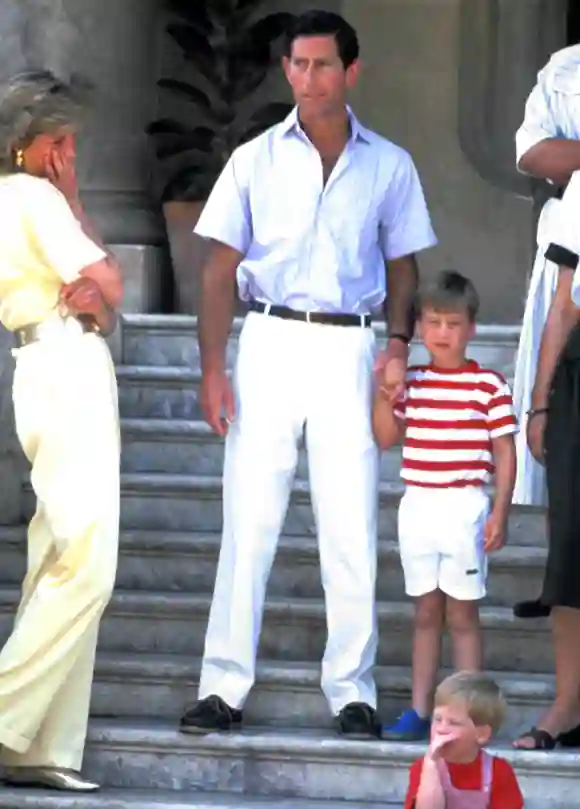 La Princesa Diana y el Príncipe Harry en 1987