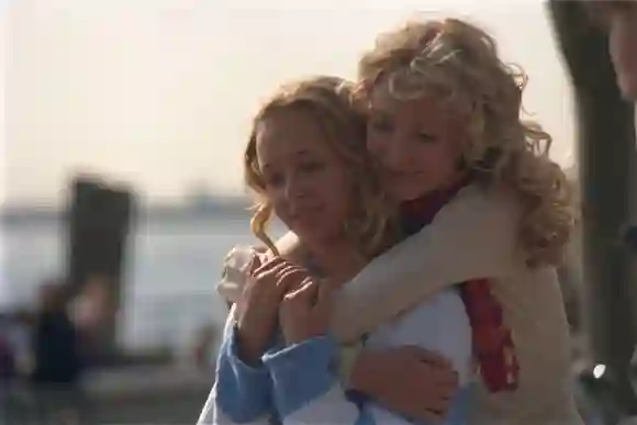 Hayden Panettiere, Kate Hudson in 'Raising Helen'