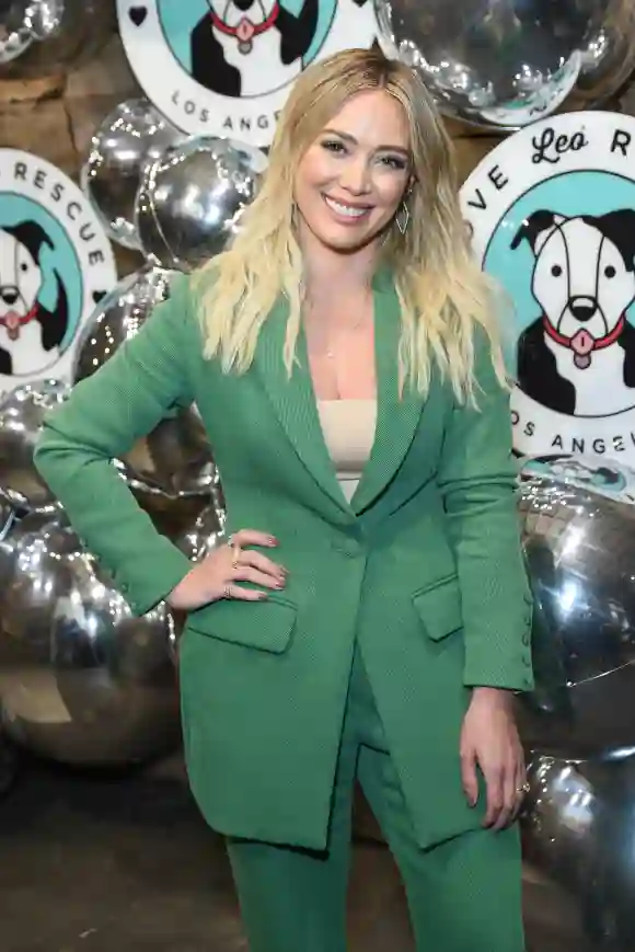 Hilary Duff assiste aux 2èmes cocktails annuels de Love Leo Rescue pour une cause à Rolling Greens Los Angeles le 06 novembre 2019.