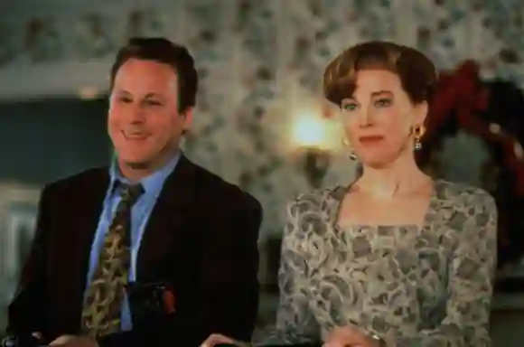 John Heard and Catherine O'Hara as "Harry" and "Kate McCallister" in Home Alone.
