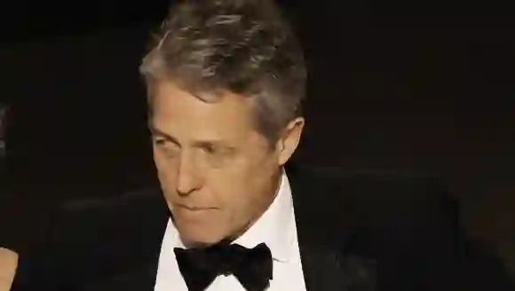 Hugh Grant en los Oscar 2023