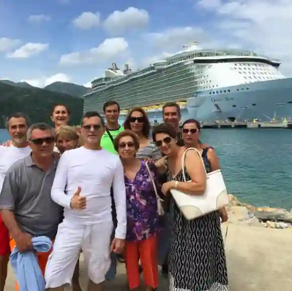 Humberto Zurita y su familia de vacaciones