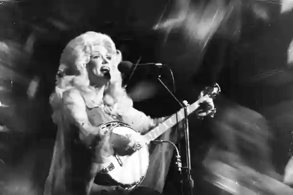 Dolly Parton photographed in the 1970s © Nancy Barr Brandon MediaPunch PUBLICATIONxINxGERxSUIxAUT