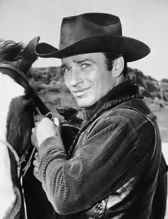 THE VIRGINIAN, James Drury, 1962-1971 Pour les crédits d'utilisation, veuillez utiliser ; !ACHTUNG AUFNAHMEDATUM GESCHÄTZT ! PUBLICATIONxINxGERx