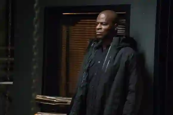 Hisham Tawfiq dans le rôle de "Dembe" dans "The Blacklist".