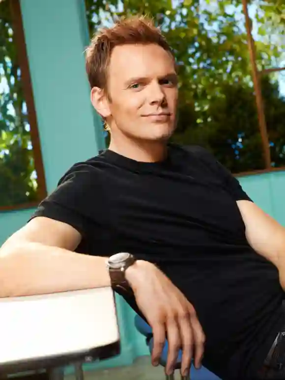 COMMUNITY, Joel McHale, (Saison 2), 2009-. photo : Mitchell Haaseth / NBC / Courtesy Everett Collection NBC/Courtesy Ever