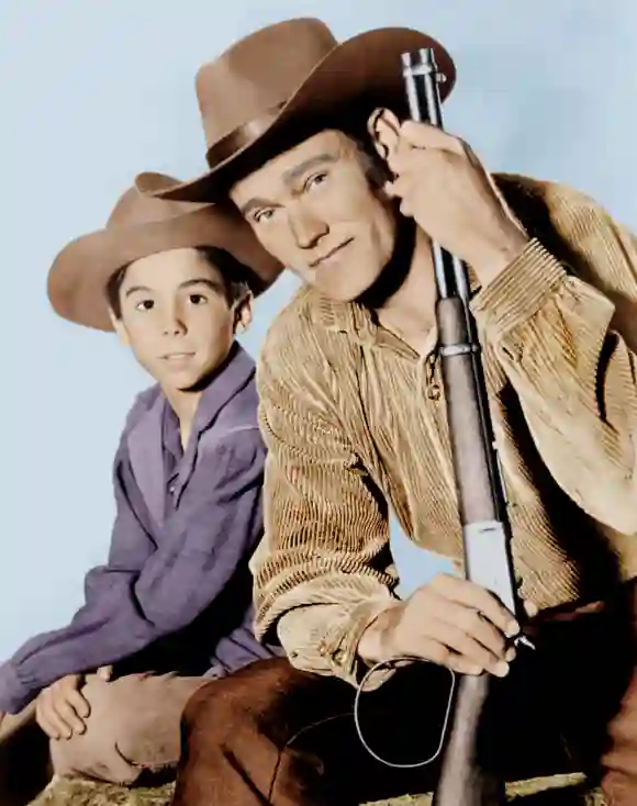 Chuck Connors and Johnny Crawford in 'The Rifleman'