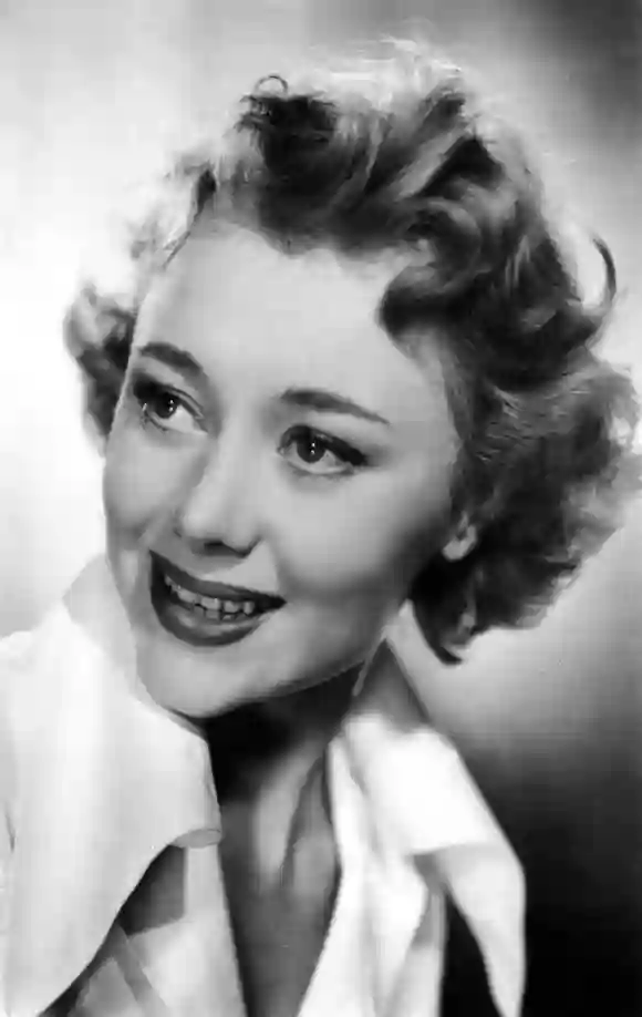 GLYNIS JOHNS South African Actress PUBLICATIONxINxGERxSUIxAUTxONLY Mandatory credit line: Image courtesy Ronald Grant Ar