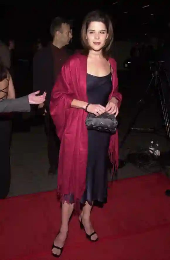 Neve Campbell at the Party Of Five series wrap party, Hollywood, 04-06-00 , 10541494.jpg, female, full, coat, purse, pum