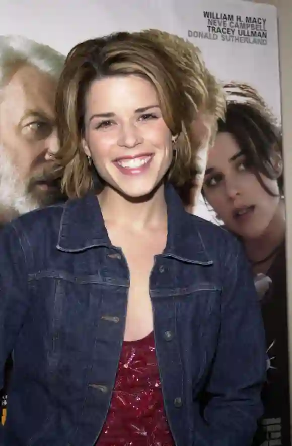 Neve Campbell at the press conference for the film Panic at the St. regis Hotel, Century City, 04-16-01 , 10562104.jpg,