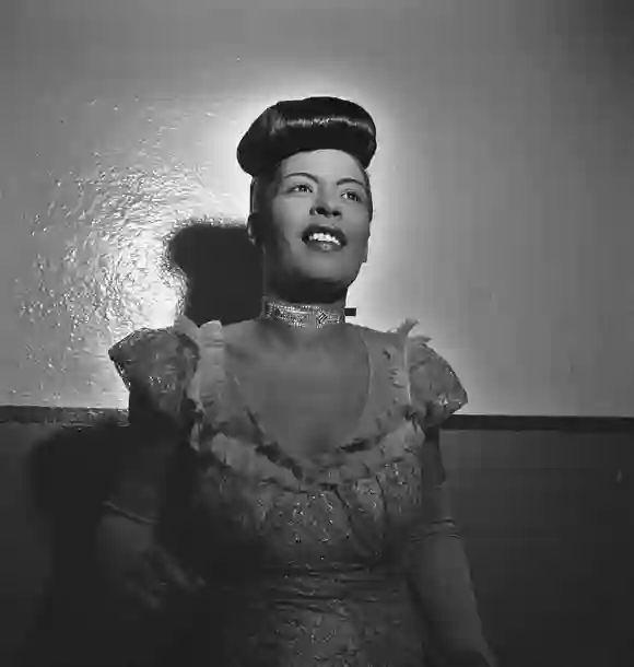 RECORD DATE NOT STATED Portrait of Billie Holiday, Carnegie Hall, New York, N.Y., between 1946 and 1948 . 1062_16_M_-210