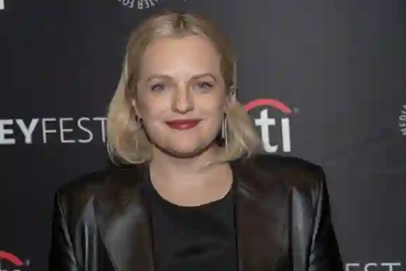 10 octobre 2022, New York, États-Unis : Elisabeth Moss assiste à The Handmaid's Tale lors du PaleyFest NY 2022 à Paley.