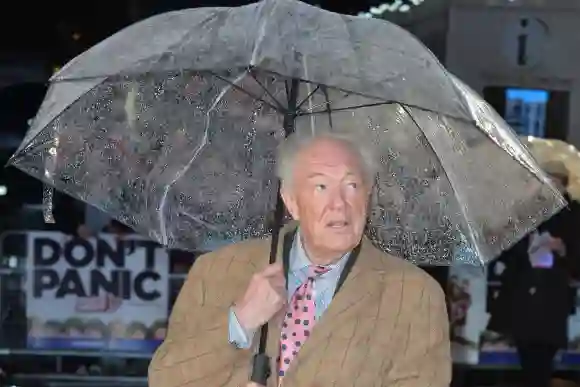 Sir Michael Gambon attends the 'Dad's Army' World Premiere at the Odeon, Leicester Square in London, England. 26th January 2016. (James Warren/Photoshot)