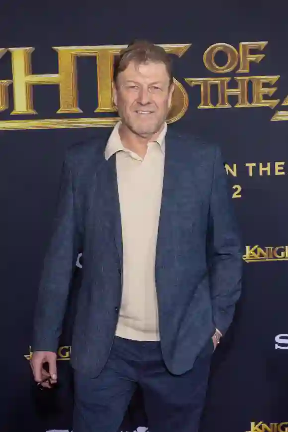 Des célébrités assistent à la première de Knights of the Zodiac à Los Angeles. En vedette : Sean Bean Où : Los Angeles, Californie