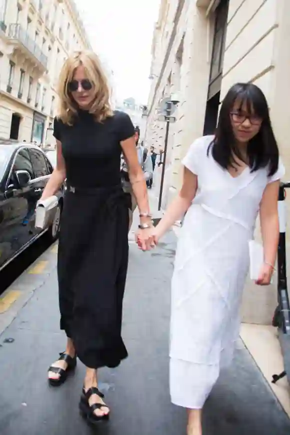 Meg Ryan walks with her daughter Daisy True in 2019