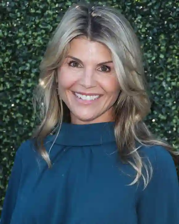 HollyRod Foundation DesignCare 2022 Gala - LA American actress Lori Loughlin arrives at HollyRod Foundation s DesignCare