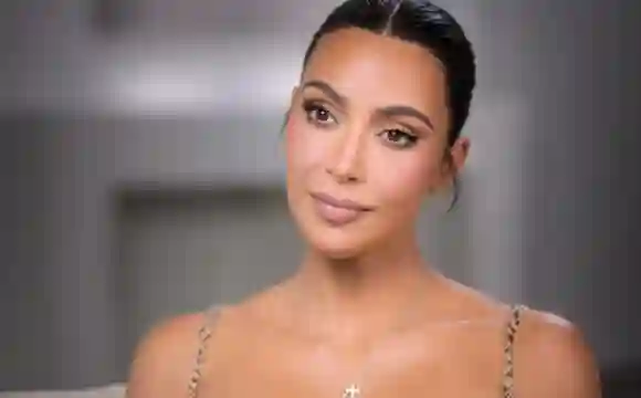 Kim Kardashian USA. Kim Kardashian dans une scène de la nouvelle émission de téléréalité (C)Hulu : Les Kardashian - Saison 4 (2023) . Plo