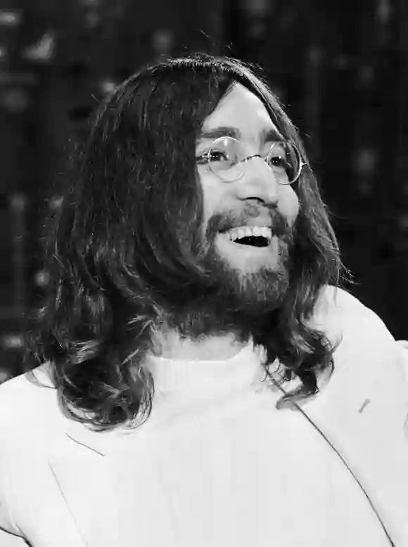 Les Beatles 1969 John Lennon à l'aéroport d'Heathrow, Crédit : Chris Walter / Avalon U.K, Londres PUBLICATIONxNOT