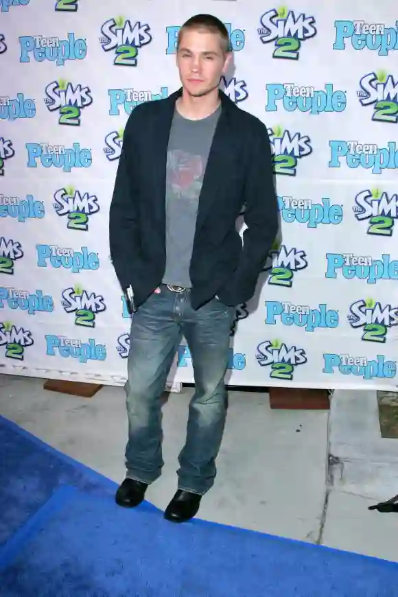 at the 1st Annual Teen People Young Hollywood Issue Party at Teen People Mansion, West Hollywood, CA. 08-07-04 Chad Mich