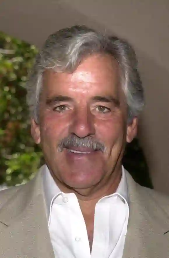 à la convention FOX 2002 TCA Hôtel Ritz Carlton, Pasadena, CA 07-22-02 Dennis Farina à la convention FOX 2002 TCA Ri