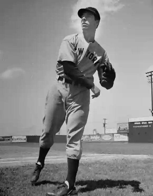 New  York  Yankee  Joe  DiMaggio  in  the  field.Carl  Mydans/The  LIFE  Picture  CollectionSpec