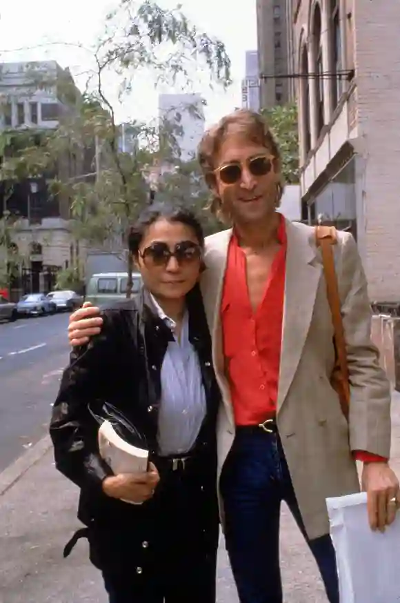 Rock  star  John  Lennon  (R)  &  his  second  wife  Yoko  Ono  (L).DMI/The  LIFE  Picture  Collec