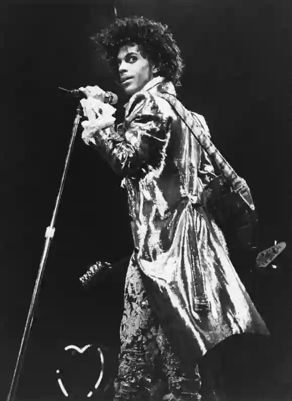 American  musician  Prince  (1958  -  2016)  performs  on  stage  at  the  Forum,  Inglewood,  Calif