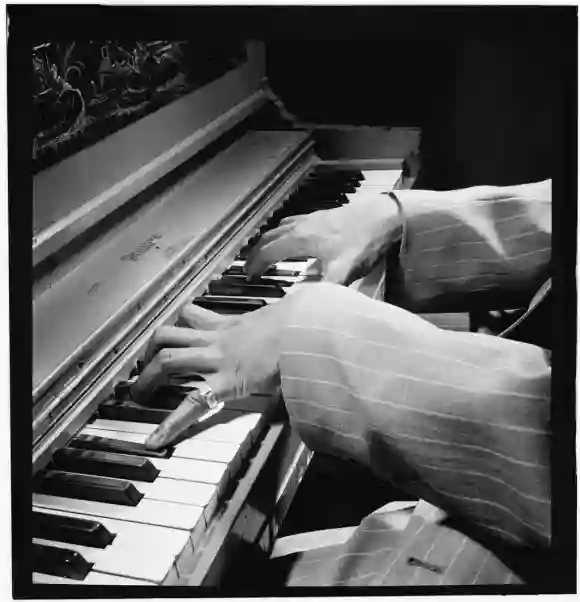 Gottlieb, William P., 1917-, photographer.[Portrait of Nat King Cole, New York, N.Y., ca. June 194