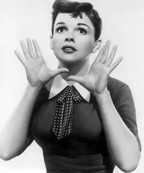 Une etoile est nee A Star Is Born de GeorgeCukor avec Judy Garland 1954 1699405 Une etoile est nee A Star Is Born de Geo