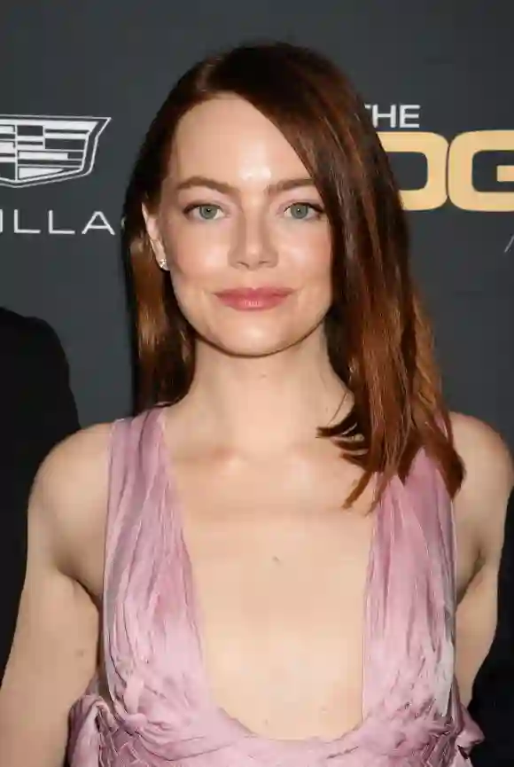 BEVERLY HILLS, CALIFORNIA - FEBRUARY 10: Emma Stone attends the 76th Directors Guild of America Awards at The Beverly Hi