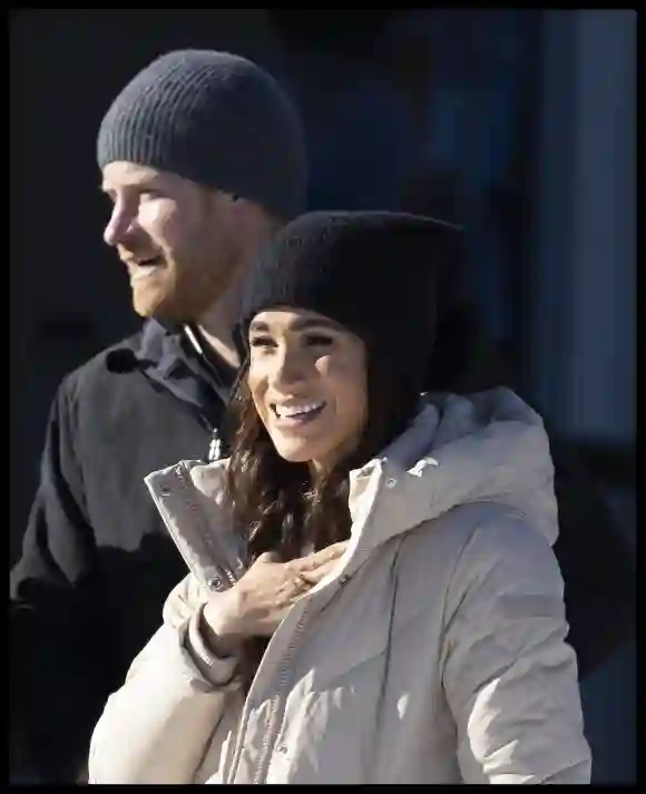 . 14/02/2024. Whistler, Canada. Le prince Harry et Meghan Markle, le duc et la duchesse de Sussex, arrivent à un centre d'entraînement.