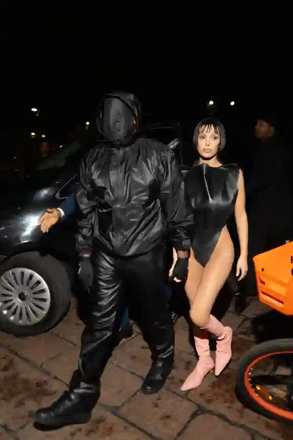 No Instagram - Kanye West et sa femme Bianca Censori quittent l after-party du dÃ filÃ Marni lors de la Fashion Week Ã M