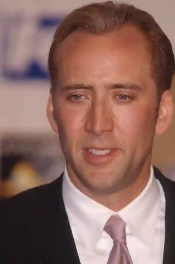 Nicolas Cage at the Blockbuster Awards, Los Angeles- July 1999. FAMOUS PICTURES AND FEATURES AGENCY 13 HARWOOD ROAD LOND